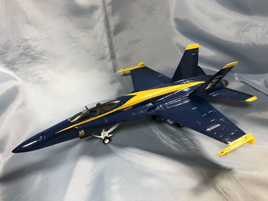 希少　1/48　COLLECTION ARMOUR F-18ホーネット Amazon.co.jp: Armour Collection F18 Hornet 1/48 : Hobbies